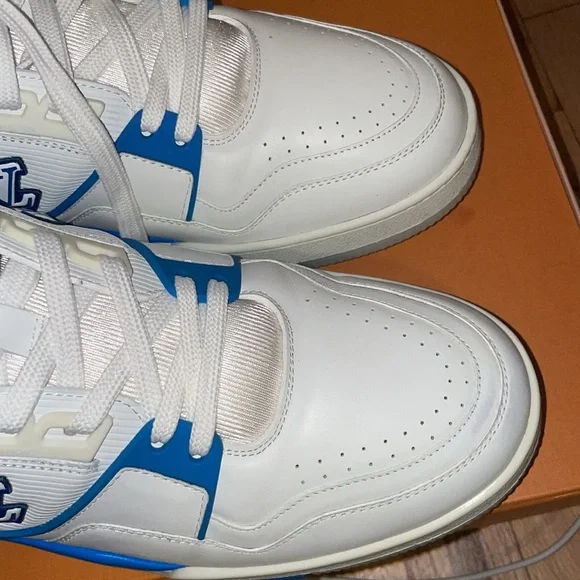 Mens Louis Vuitton Trainer Azur size 9